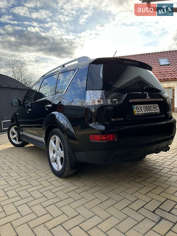 Внедорожник / Кроссовер Mitsubishi Outlander 2009 в Староконстантинове