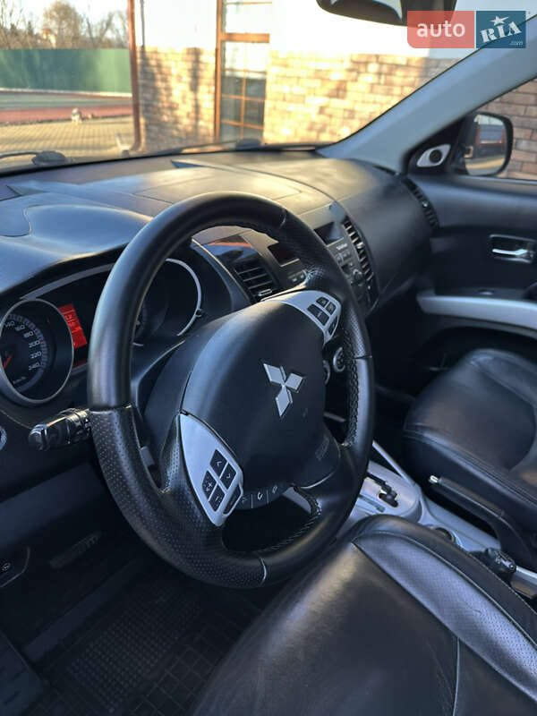 Внедорожник / Кроссовер Mitsubishi Outlander 2009 в Староконстантинове