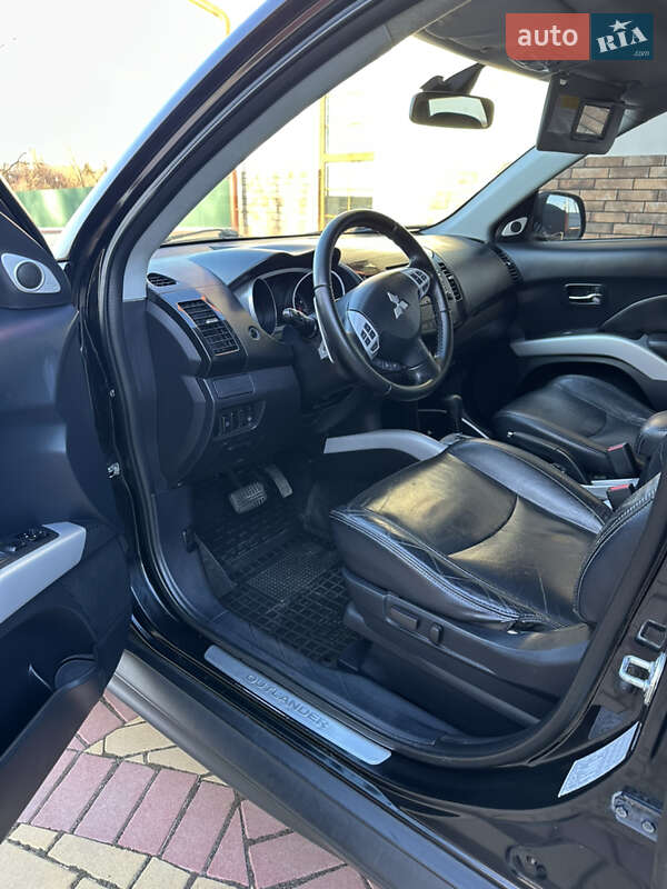 Внедорожник / Кроссовер Mitsubishi Outlander 2009 в Староконстантинове