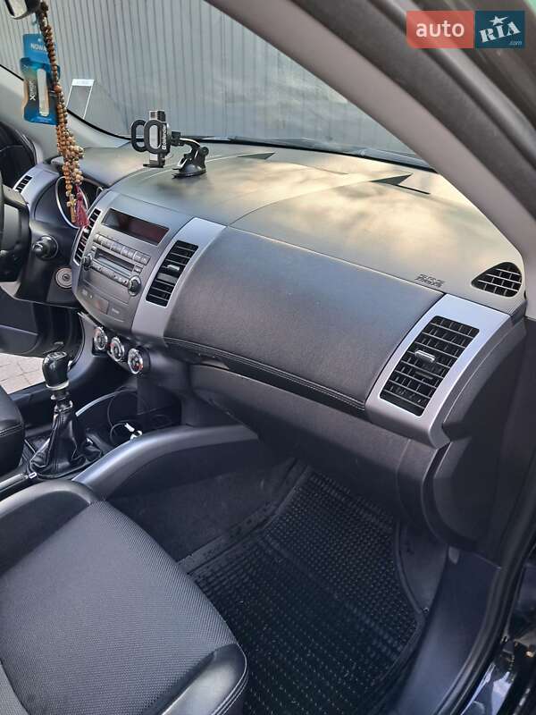 Внедорожник / Кроссовер Mitsubishi Outlander 2011 в Ивано-Франковске