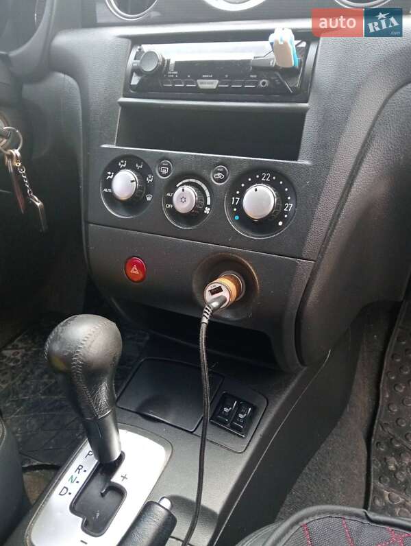 Позашляховик / Кросовер Mitsubishi Outlander 2007 в Василькові