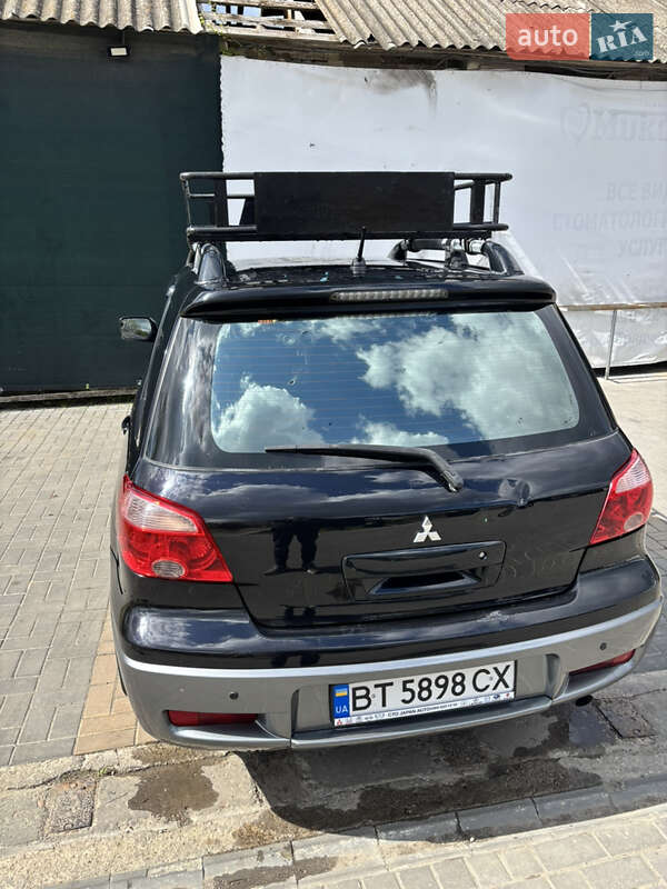 Внедорожник / Кроссовер Mitsubishi Outlander 2005 в Херсоне