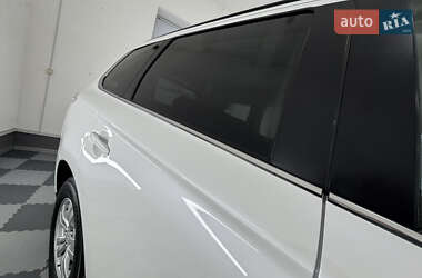 Позашляховик / Кросовер Mitsubishi Outlander 2014 в 