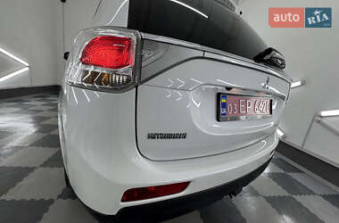 Позашляховик / Кросовер Mitsubishi Outlander 2014 в 