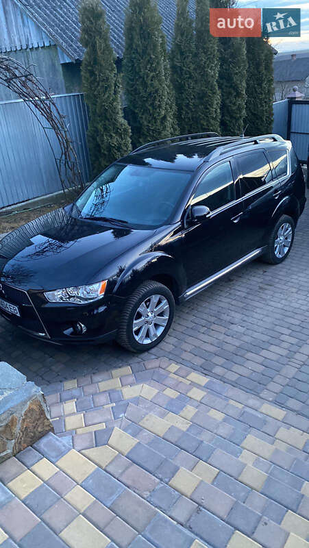 Внедорожник / Кроссовер Mitsubishi Outlander 2011 в Черновцах