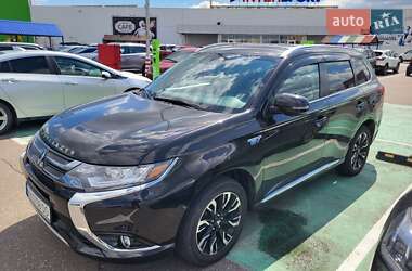 Внедорожник / Кроссовер Mitsubishi Outlander 2018 в 