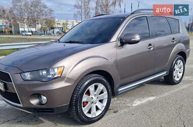 Позашляховик / Кросовер Mitsubishi Outlander 2011 в 