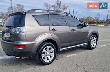 Позашляховик / Кросовер Mitsubishi Outlander 2011 в 