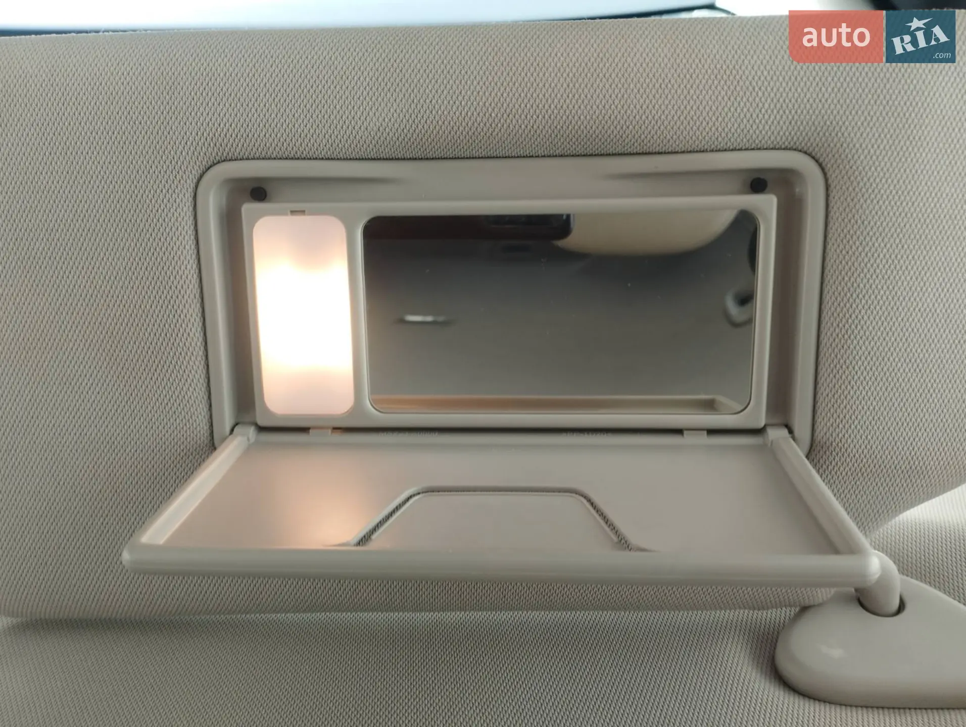 2018 Mitsubishi Outlander - мініатюра 44