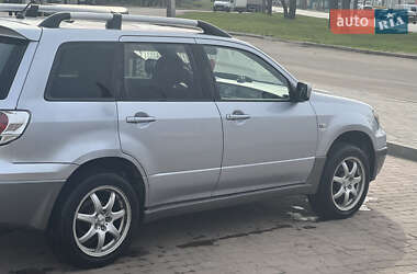 Позашляховик / Кросовер Mitsubishi Outlander 2003 в 