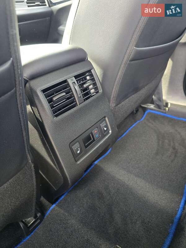 Позашляховик / Кросовер Mitsubishi Outlander 2023 в Харкові