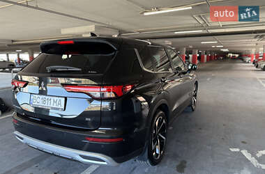 Внедорожник / Кроссовер Mitsubishi Outlander 2023 в 