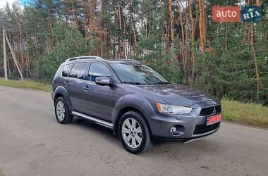 Внедорожник / Кроссовер Mitsubishi Outlander 2010 в 