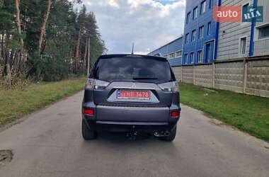 Внедорожник / Кроссовер Mitsubishi Outlander 2010 в 
