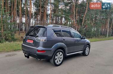 Внедорожник / Кроссовер Mitsubishi Outlander 2010 в 