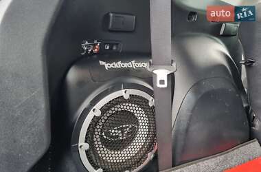 Внедорожник / Кроссовер Mitsubishi Outlander 2010 в 