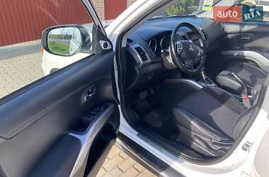 Позашляховик / Кросовер Mitsubishi Outlander 2009 в 