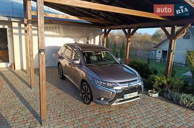Внедорожник / Кроссовер Mitsubishi Outlander 2018 в Тернополе