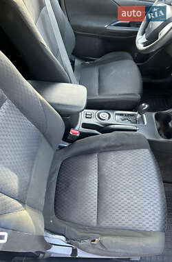 Позашляховик / Кросовер Mitsubishi Outlander 2012 в 
