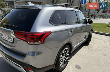 Внедорожник / Кроссовер Mitsubishi Outlander 2020 в 