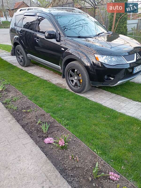 Внедорожник / Кроссовер Mitsubishi Outlander 2008 в Винниках
