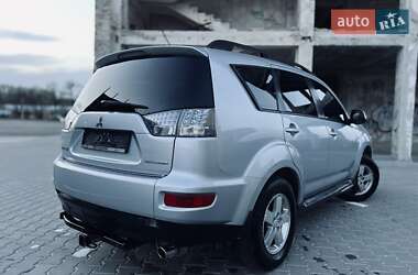 Внедорожник / Кроссовер Mitsubishi Outlander 2011 в 