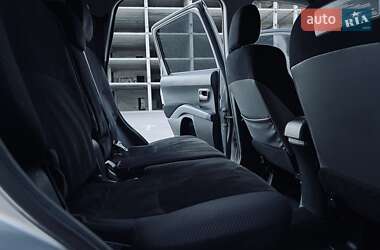 Внедорожник / Кроссовер Mitsubishi Outlander 2011 в 
