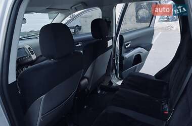 Внедорожник / Кроссовер Mitsubishi Outlander 2011 в 