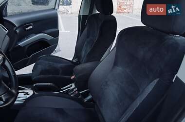 Внедорожник / Кроссовер Mitsubishi Outlander 2011 в 