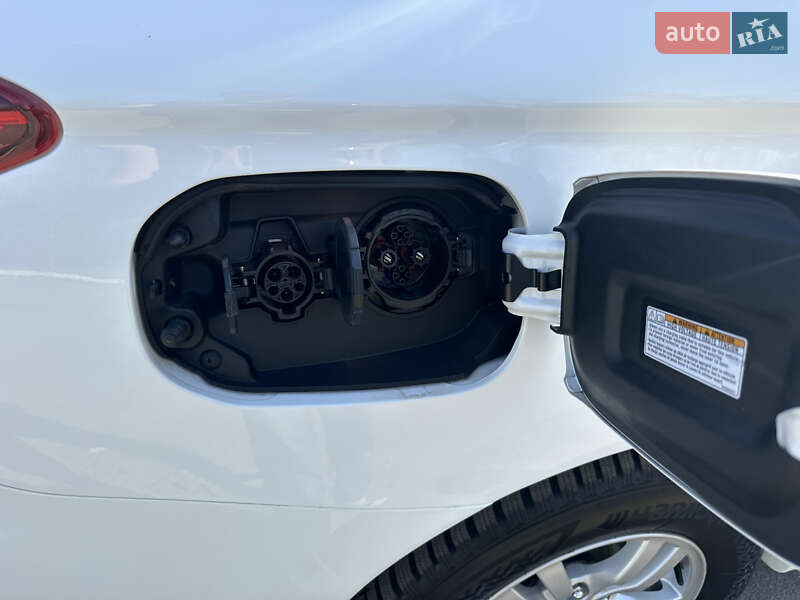 Внедорожник / Кроссовер Mitsubishi Outlander 2020 в Киеве