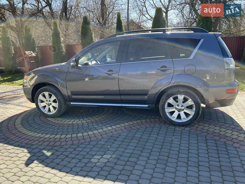 Внедорожник / Кроссовер Mitsubishi Outlander 2010 в Коломые