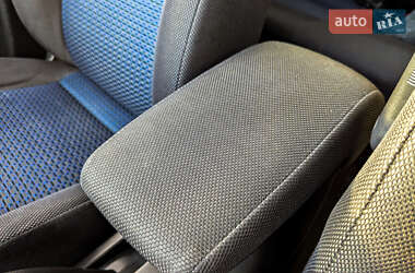 Позашляховик / Кросовер Mitsubishi Outlander 2007 в 