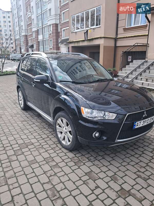 Внедорожник / Кроссовер Mitsubishi Outlander 2011 в Ивано-Франковске