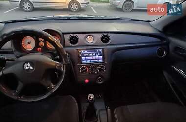 Внедорожник / Кроссовер Mitsubishi Outlander 2008 в 
