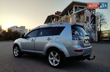 Внедорожник / Кроссовер Mitsubishi Outlander 2007 в 