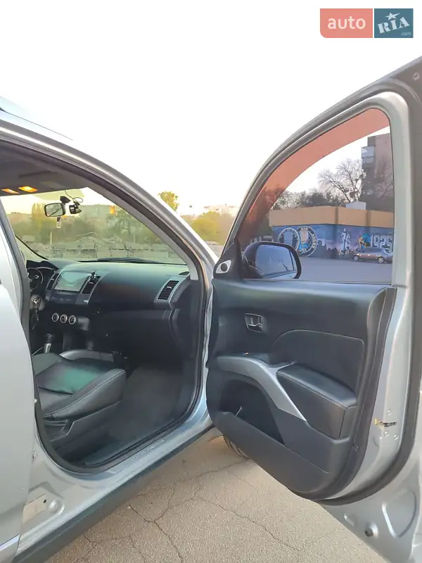 Mitsubishi Outlander 2007 VIN JMBXLCW6W7Z009887 фото оголошення 18 з 59