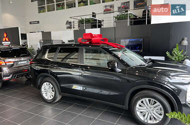Позашляховик / Кросовер Mitsubishi Outlander 2025 в 