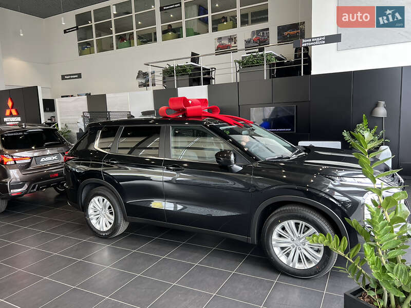 Позашляховик / Кросовер Mitsubishi Outlander 2025 в 