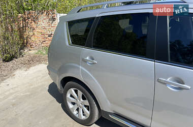Позашляховик / Кросовер Mitsubishi Outlander 2010 в 