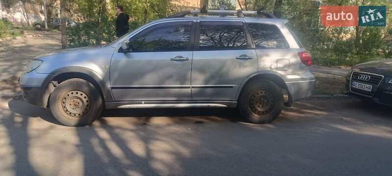 Внедорожник / Кроссовер Mitsubishi Outlander 2005 в Киеве