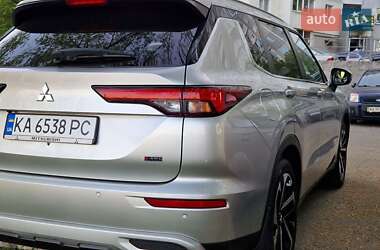 Внедорожник / Кроссовер Mitsubishi Outlander 2021 в 