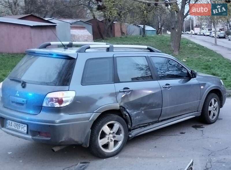 Внедорожник / Кроссовер Mitsubishi Outlander 2009 в 