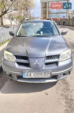 Внедорожник / Кроссовер Mitsubishi Outlander 2009 в 