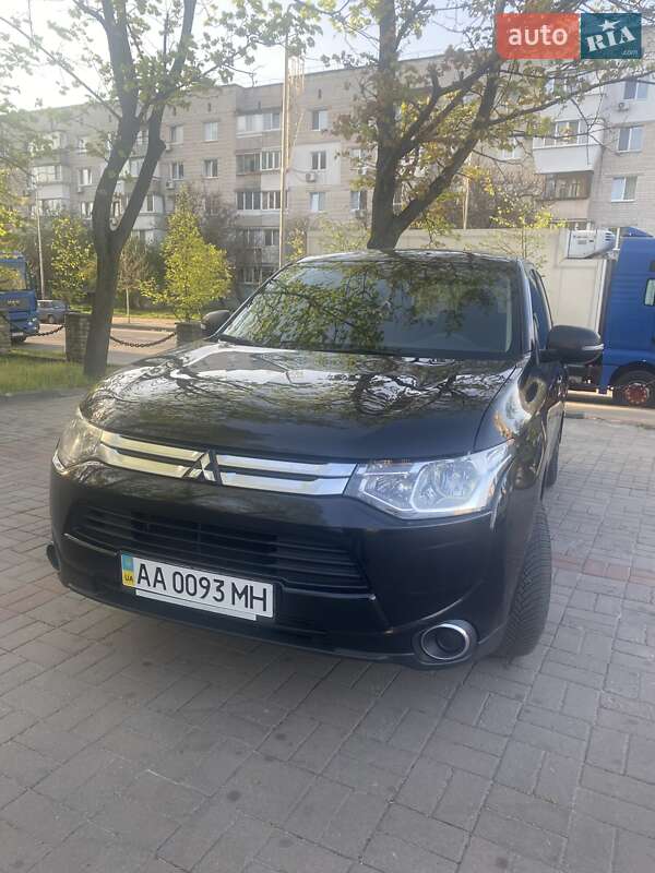 Mitsubishi Outlander 2015