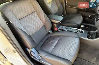 Внедорожник / Кроссовер Mitsubishi Outlander 2012 в 