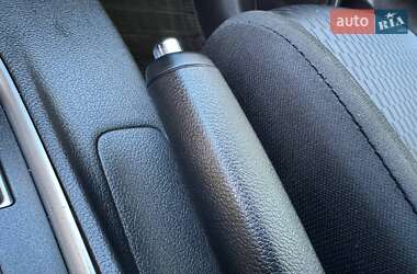 Внедорожник / Кроссовер Mitsubishi Outlander 2012 в 