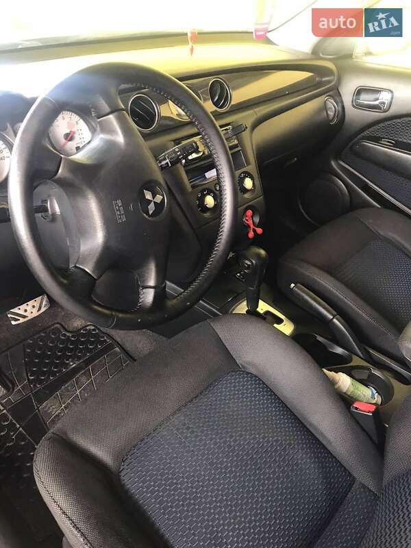 Позашляховик / Кросовер Mitsubishi Outlander 2006 в Старому Самборі