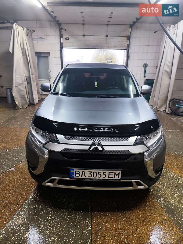 Позашляховик / Кросовер Mitsubishi Outlander 2021 в Кропивницькому