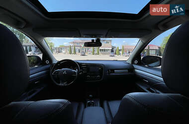 Внедорожник / Кроссовер Mitsubishi Outlander 2013 в 