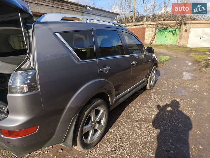 Позашляховик / Кросовер Mitsubishi Outlander 2009 в Кривому Розі